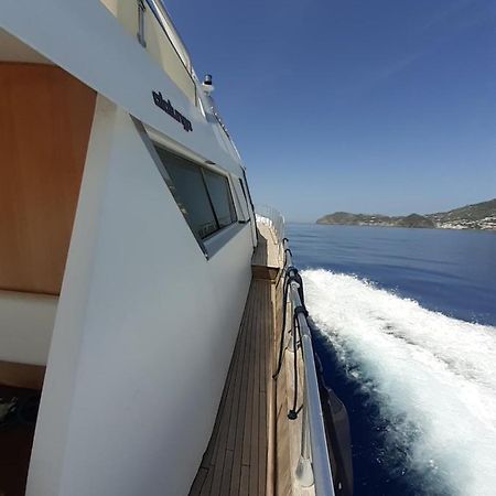 Отель Boat And Breakfast Fiumicino - Roma Остия-Антика Экстерьер фото