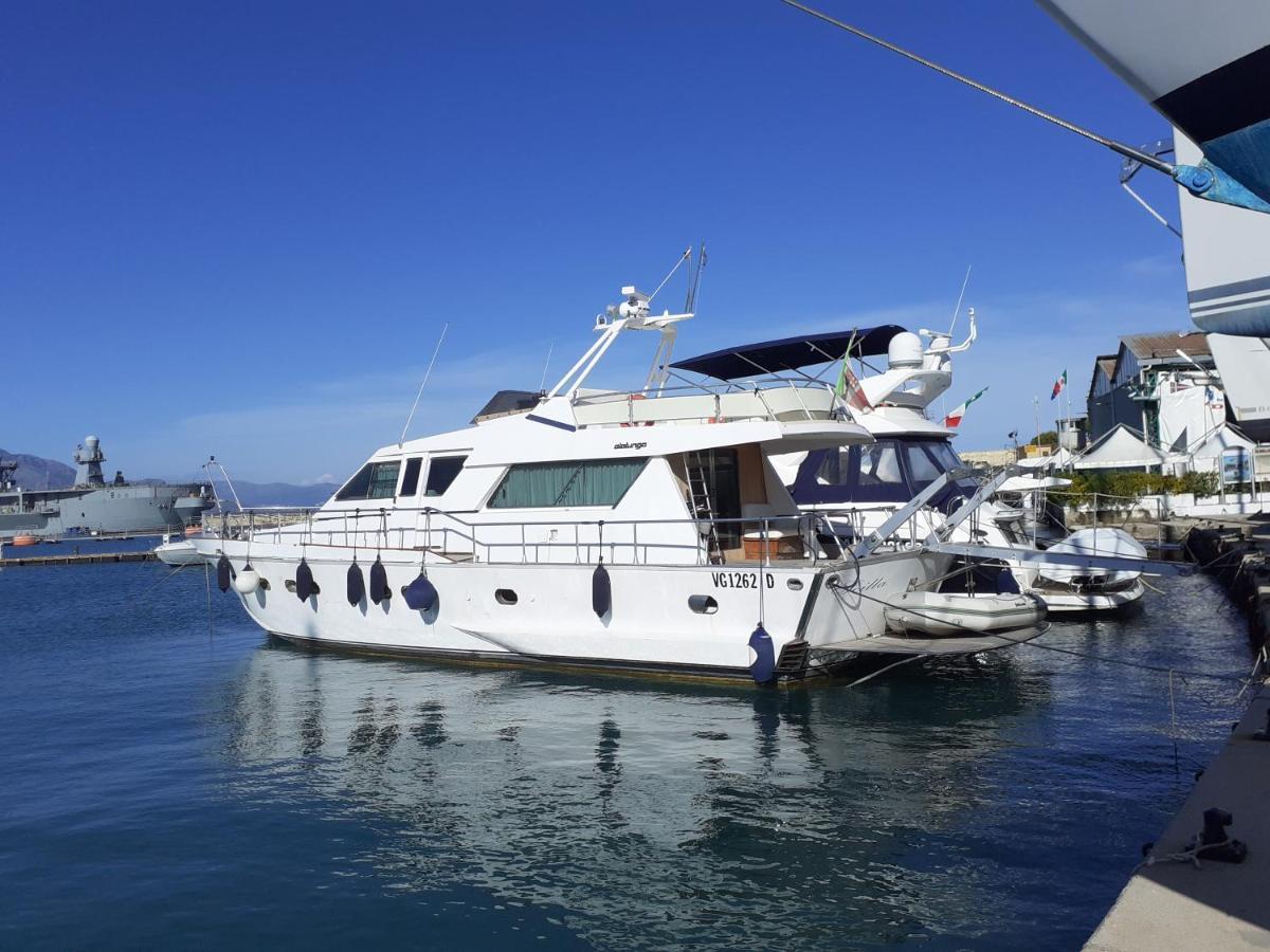Отель Boat And Breakfast Fiumicino - Roma Остия-Антика Экстерьер фото