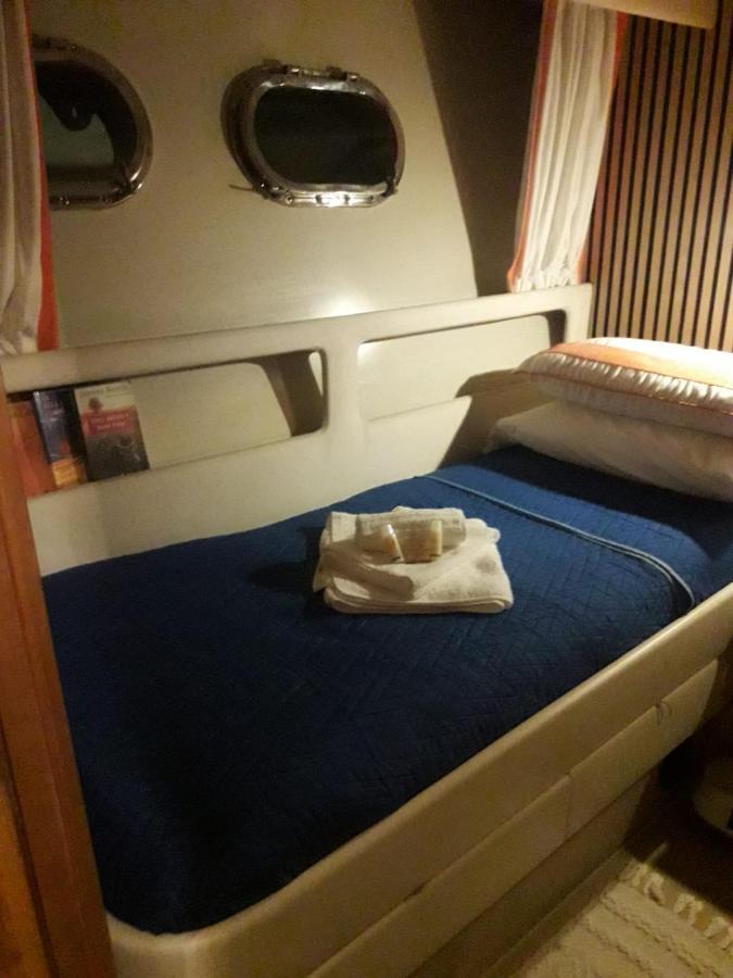 Отель Boat And Breakfast Fiumicino - Roma Остия-Антика Экстерьер фото
